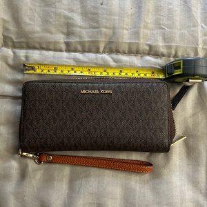 Michael Kors Wristlet